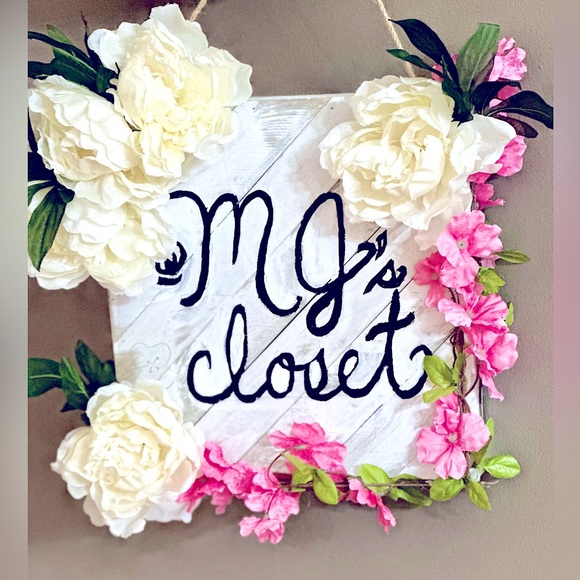 Meet your Posher, MJ - Picture 4 of 16